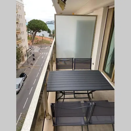 Grand T2 A 50m De La Mer, 100m Du Vieil ! Apartment Antibes